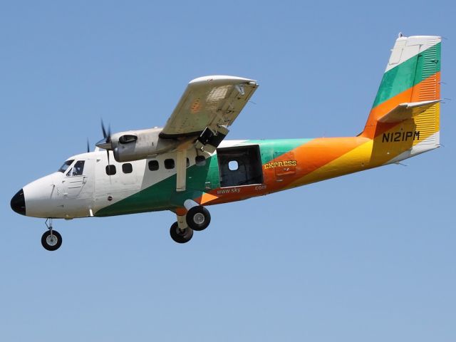 De Havilland Canada Twin Otter (N121PM) - Getting ready to land at Cross Keys