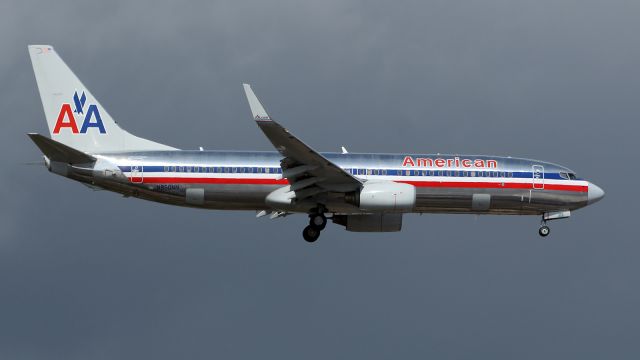 Boeing 737-800 (N850NN)