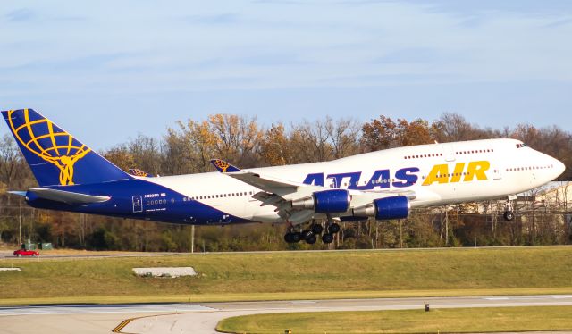 Boeing 747-400 (N322SG) - runway 18 left arrival