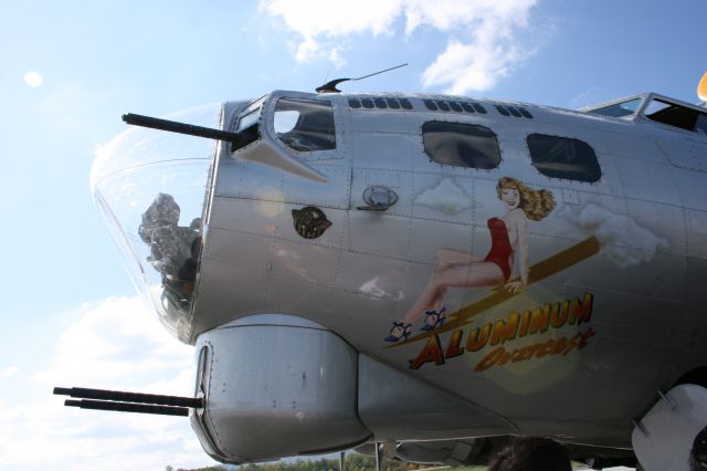 Boeing B-17 Flying Fortress (N5017N)