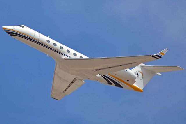 Gulfstream Aerospace Gulfstream V (N70AG) - Chargers Football lGulfstream G-V N70AG departing from Phoenix Sky Harbor following the memorial service for John McCain on August 30, 2018. 