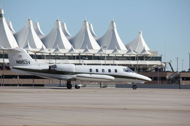 Learjet 35 (N553V)