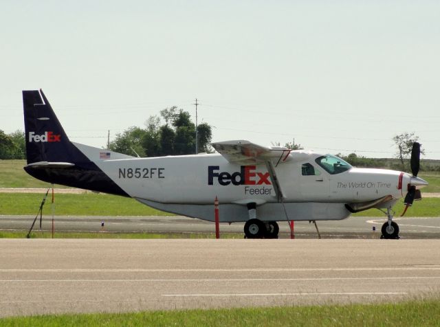 Cessna Caravan (N852FE)