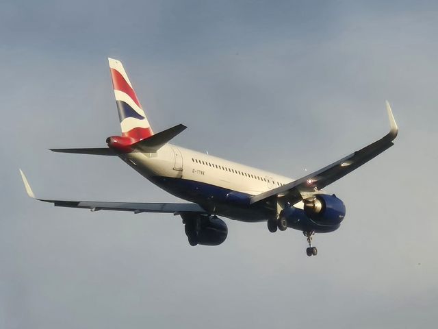 Airbus A320neo (G-TTNX)