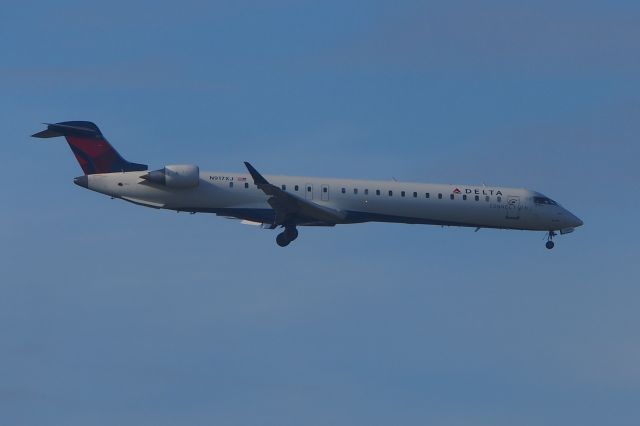 Canadair Regional Jet CRJ-200 (N917XJ)