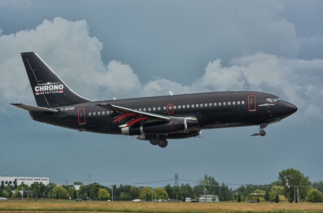 Boeing 737-200 (C-GTVO)