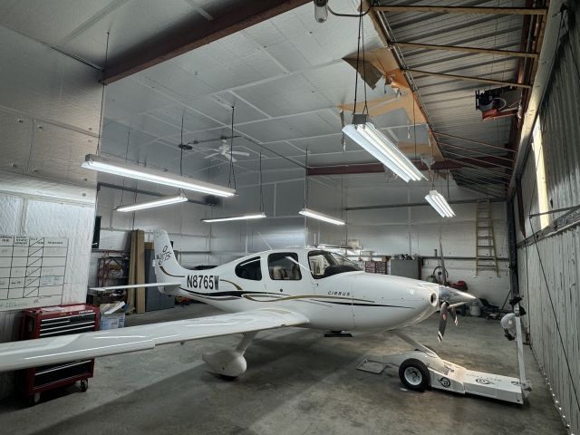 Cirrus SR-20 (N8765W)