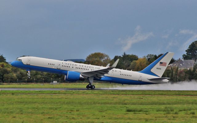 09-0015 — - sam18 usaf c-32a 09-0015 dep shannon 30/9/16.