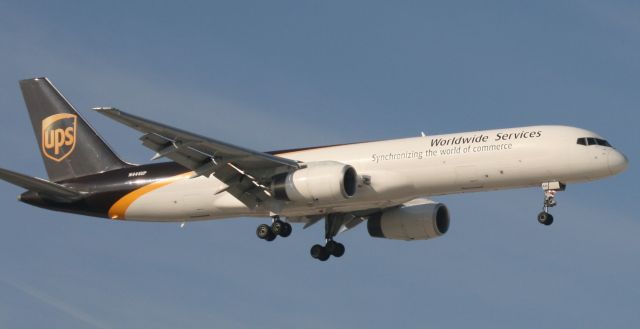 Boeing 757-200 (N444UP) - UPS 35L 3/13/11