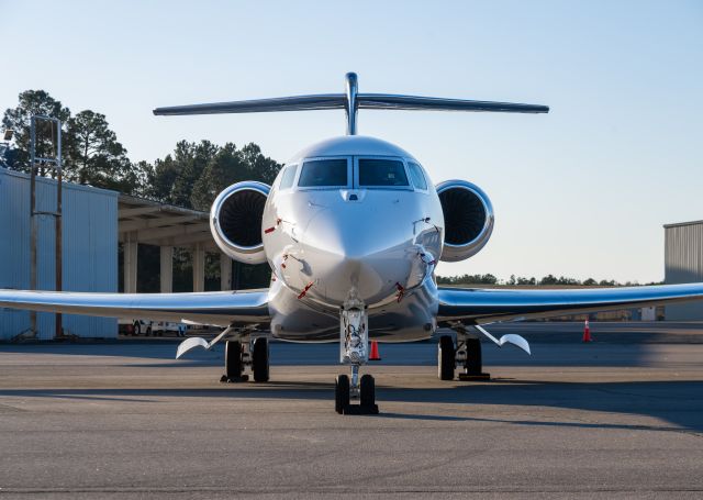 Gulfstream Aerospace Gulfstream G650 (N298AL) - Head on shot of this Gulfstream G650ER 