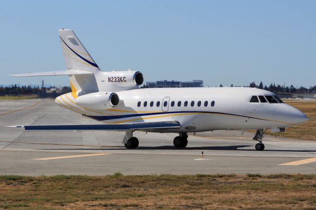 Dassault Falcon 900 (N233KC)