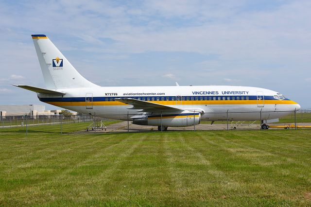Boeing 737-200 (N737VU) - VINCENNES UNIVERSITY. Line # 12, former UA N9003U