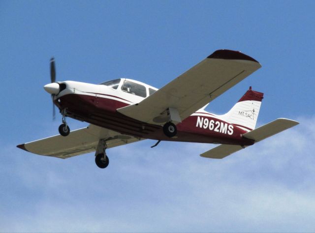 Piper Cherokee Arrow (N962MS) - Taking off from RWY 26L