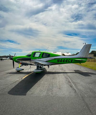 Cirrus SR-22 (N444CV)