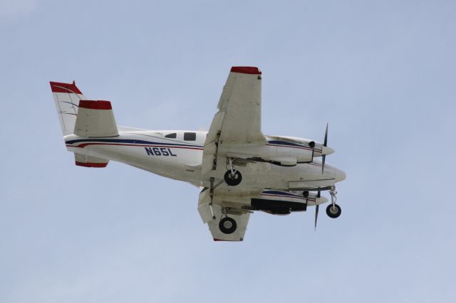 Beechcraft King Air 90 (N65L)