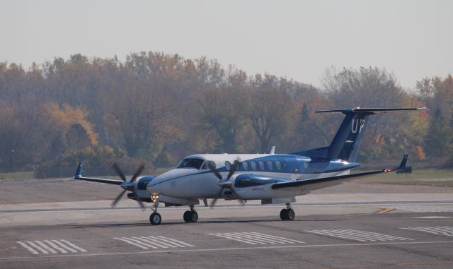 Beechcraft Super King Air 300 (N821UP)