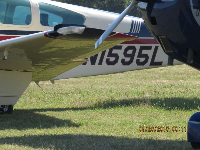 Beechcraft 35 Bonanza (N1595L)