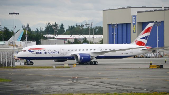 Boeing 787-9 Dreamliner (G-ZBKM) - BOE374 being moved from the fuel dock to the Boeing flight line on 7/7/16. (ln 461 / cn 38629). 