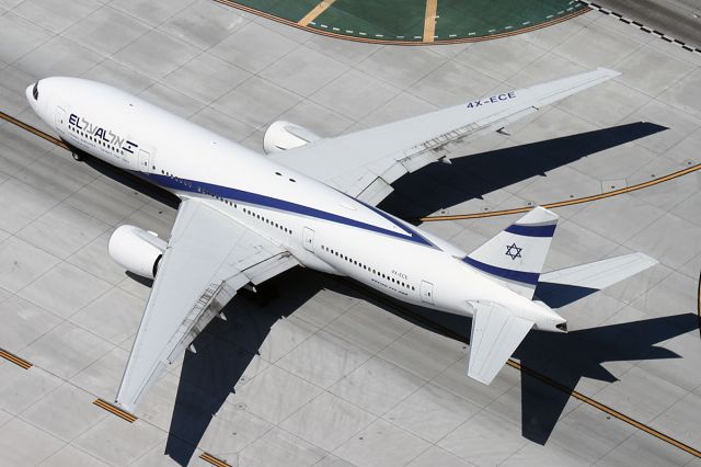 Boeing 777-200 (4X-ECE)