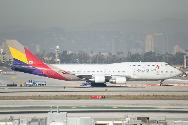 Boeing 747-400 (HL7418)