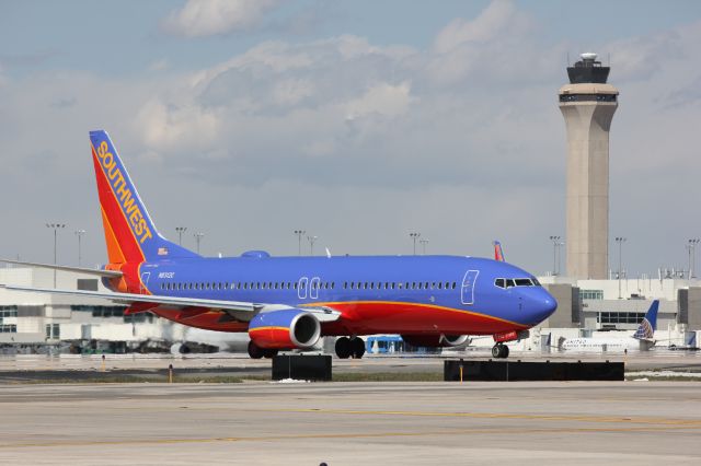 Boeing 737-800 (N8312C)