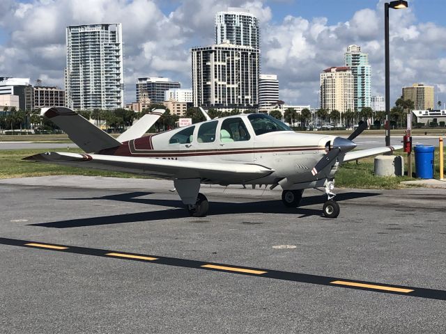 Beechcraft 35 Bonanza (N9381Y)