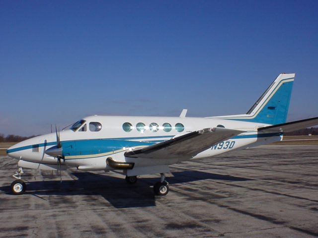 Beechcraft King Air 100 (N93D)