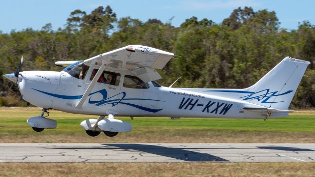 Cessna Skyhawk (VH-KXW)