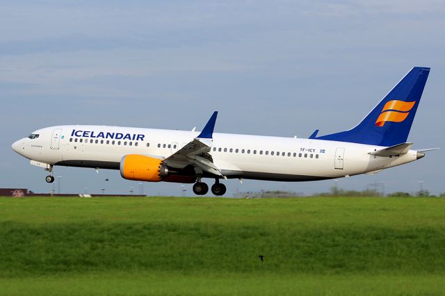 Boeing 737 MAX 8 (TF-ICY) - Inaugural arrival of Icelandair in Cleveland