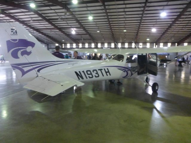 Cessna Skyhawk (N193TH)