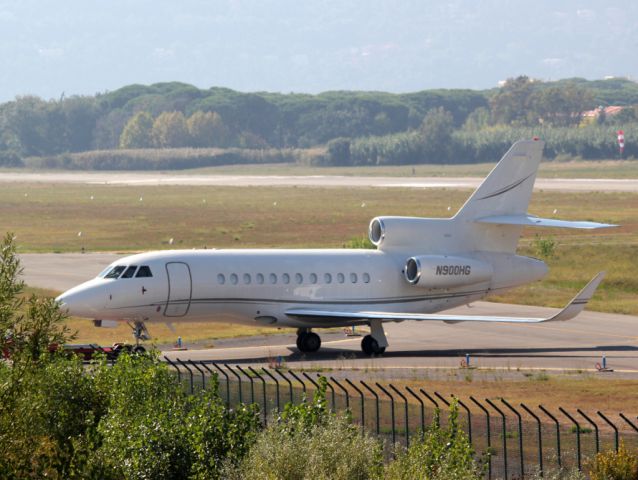 Dassault Falcon 900 (N900HG)