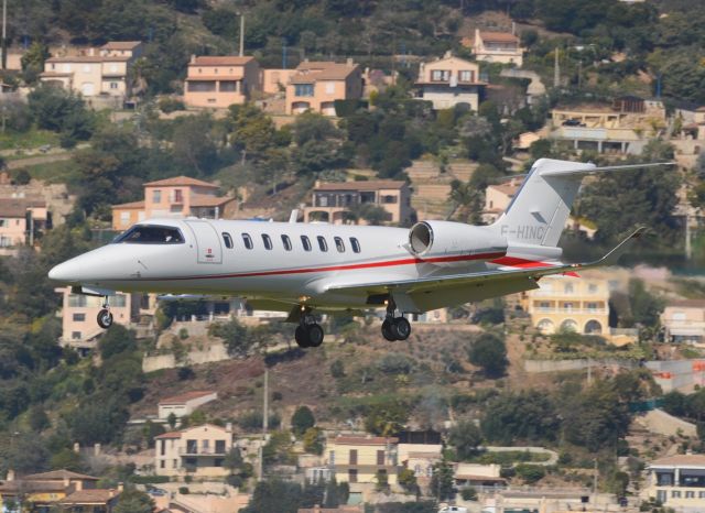 Bombardier Learjet 75 (F-HINC)