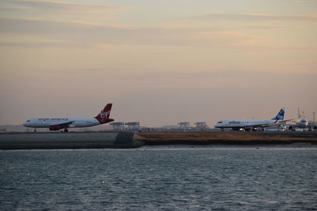 Airbus A320 (N621VA)