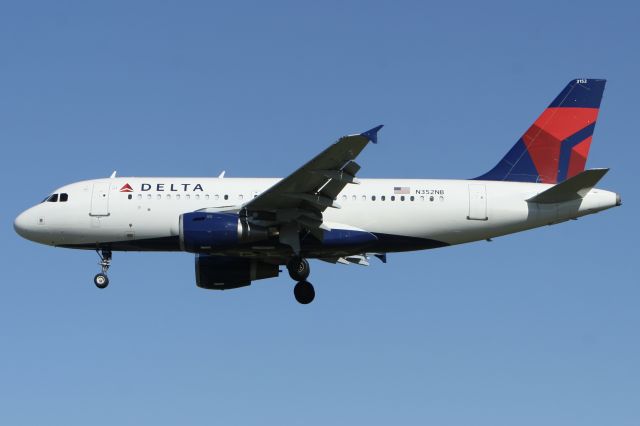 Airbus A319 (N352NB) - October 17, 2020