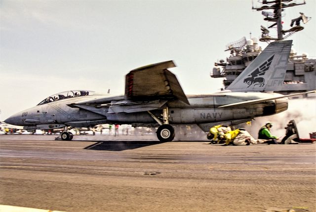 ARU110 — - 20220802 F-14 Tomcat launched from the USS Kennedy