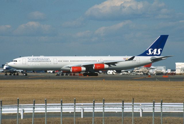 Airbus A340-300 (OY-KBA) - Departure at Narita Intl Airport Rwy34L on 2002/02/12