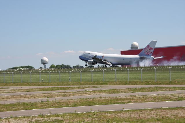Boeing 747-400 (B-18712)