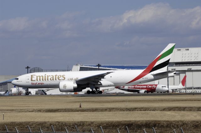 Boeing 777-200 (A6-EFD) - Departure at Narita Intl Airport Rwy34L on 2013/02/21