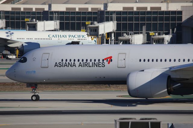 Airbus A350-900 (HL8362)