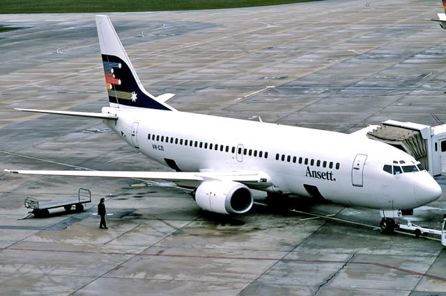 VH-CZL — - ANSETT AUSTRALIA AIRLINES - BOEING 737-377 - REG : VH-CZL (CN 23664/1326) - TULLAMARINE MELBOURNE VIC. AUSTRALIA - YMML (15/6/1987)35MM SLIDE CONVERSION