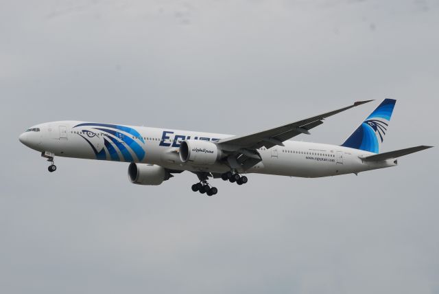 Boeing 777-200 (SU-GDL)