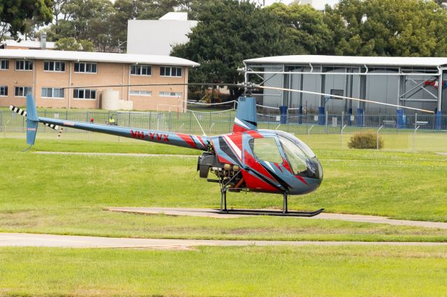 Robinson R-22 (VH-YVX)