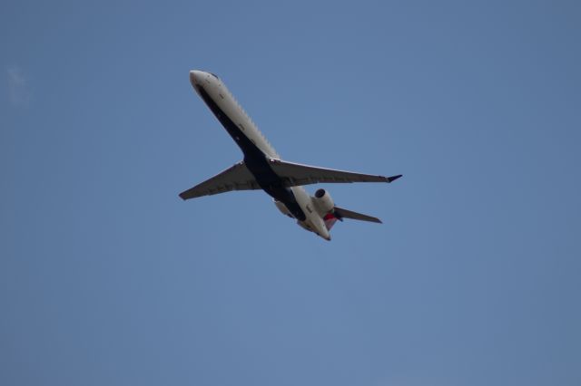 Canadair Regional Jet CRJ-900 (N936XJ)