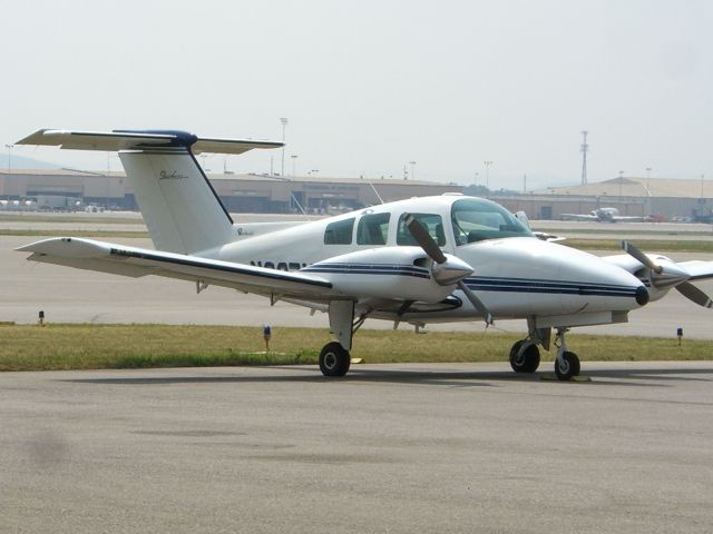 Beechcraft Duchess (N827VC) - Huntsvile Flight Center