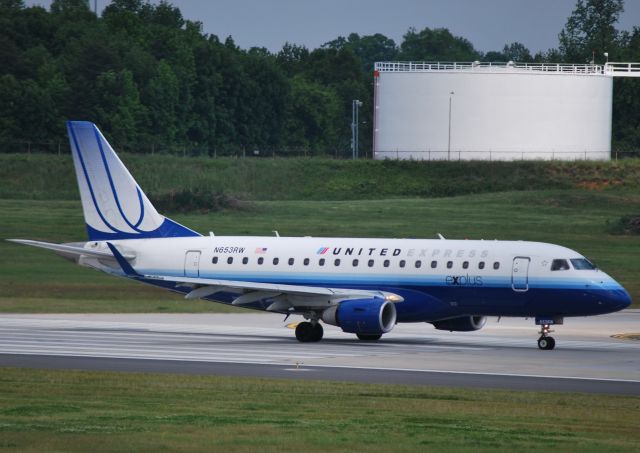 Embraer 170/175 (N653RW) - 18C - 4/27/12