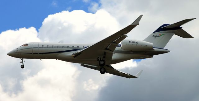 Bombardier Global Express (C-GSNG) - On short final for runway 24. This aircraft turned around for a hop over to London