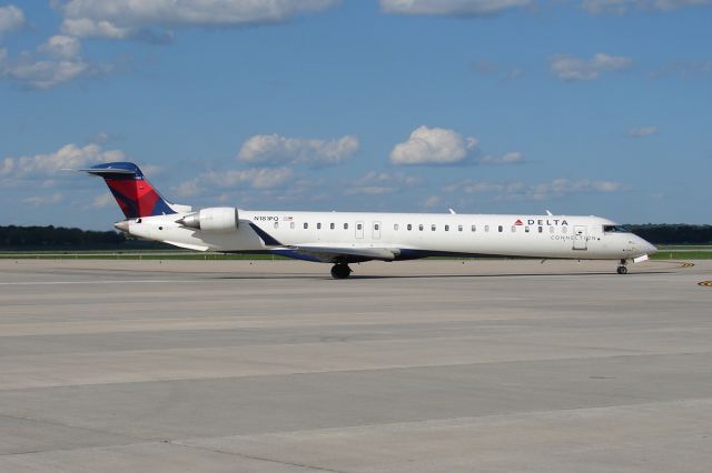 Canadair Regional Jet CRJ-900 (N181PQ)