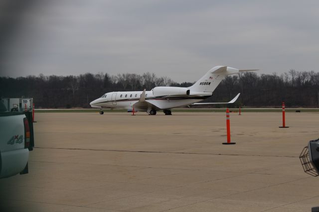 Cessna Citation X (N586M) - Citation X waiting for clearance in St.louis