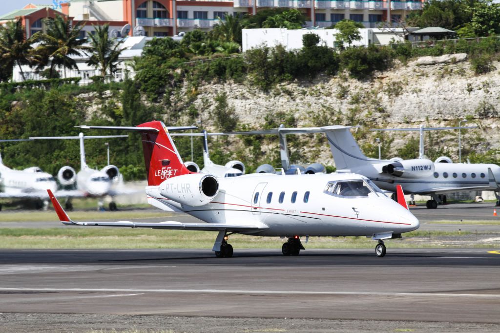 Learjet 55 (PT-LHR)