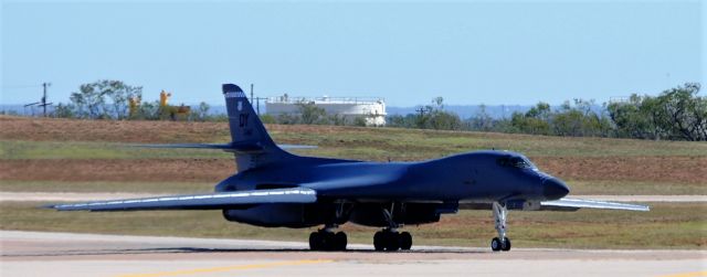 — — - B-1B #86-140 is the last B-1B ever built